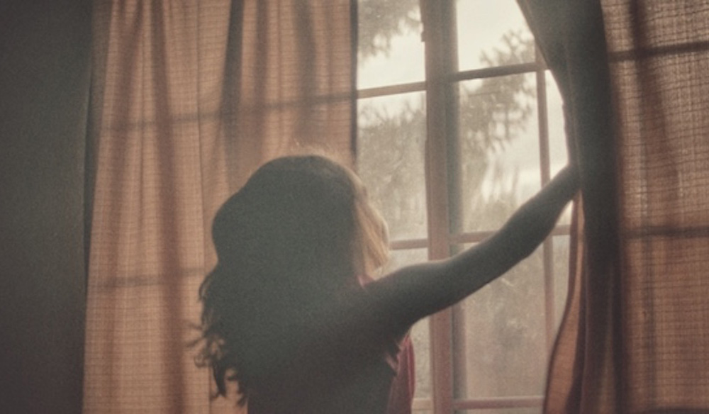 Documentary Filmmakers’ Techniques for Achieving Natural-Looking Synthetic Light