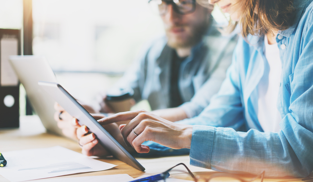 Creating a Sleek and Professional Film Lookbook: Expert Tips