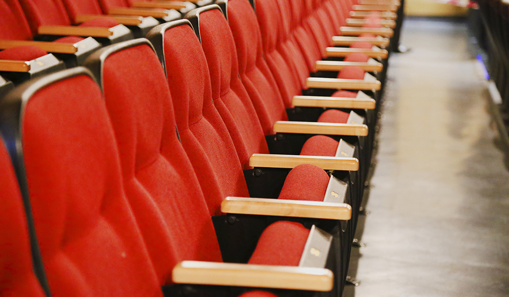 “7 Essential Tips for First-Time Film Festival Attendees”