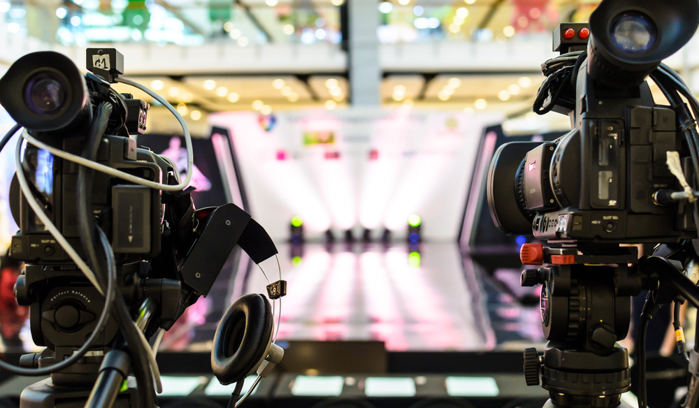 Filmmaking Hacks: Creating the Illusion of Two Cameras